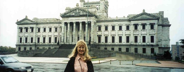 Karen (her camera) in front of Uruguayan Parliament